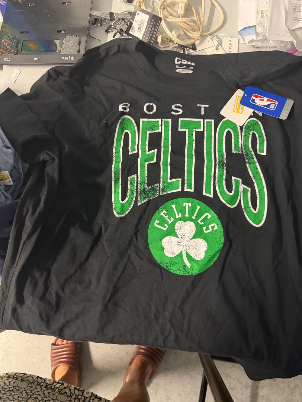 NBA Boston Celtics black extra large men’s T-shirt, new with tags